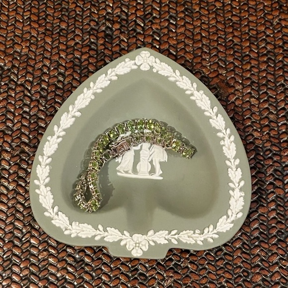 Vintage Wedgwood Jasperware Trinket Dish Green Grecian Leaf Spade Heart - Picture 2 of 8